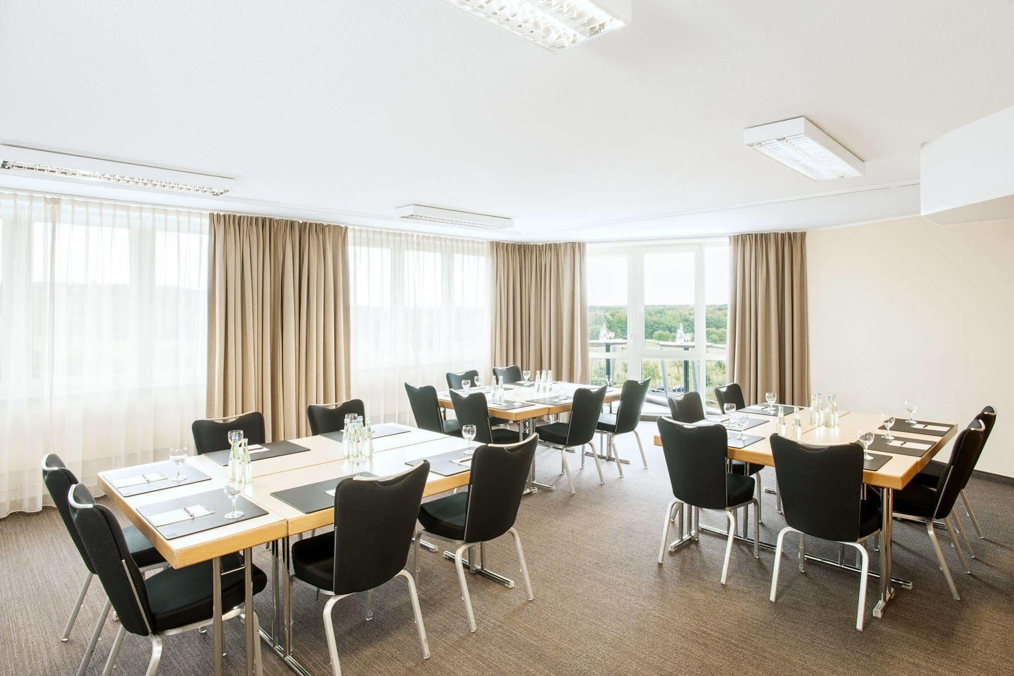 Nh Frankfurt Moerfelden Conference Center Hotel Екстериор снимка