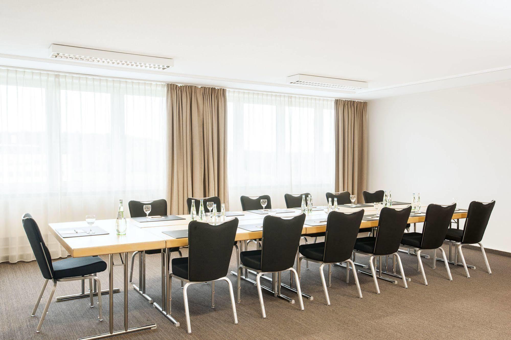 Nh Frankfurt Moerfelden Conference Center Hotel Екстериор снимка