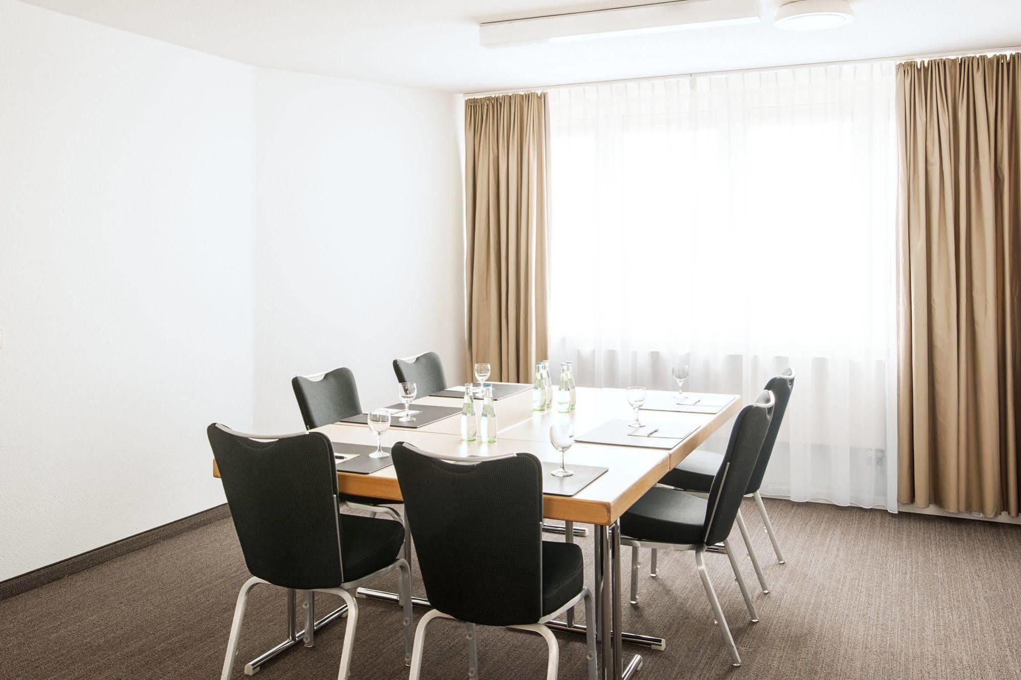 Nh Frankfurt Moerfelden Conference Center Hotel Екстериор снимка