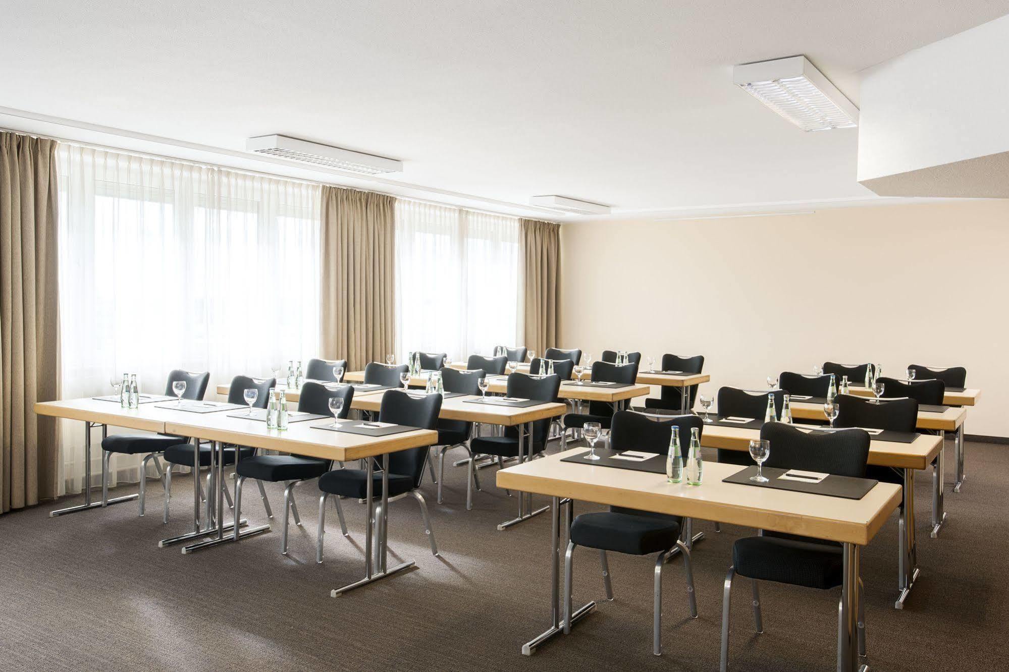 Nh Frankfurt Moerfelden Conference Center Hotel Екстериор снимка