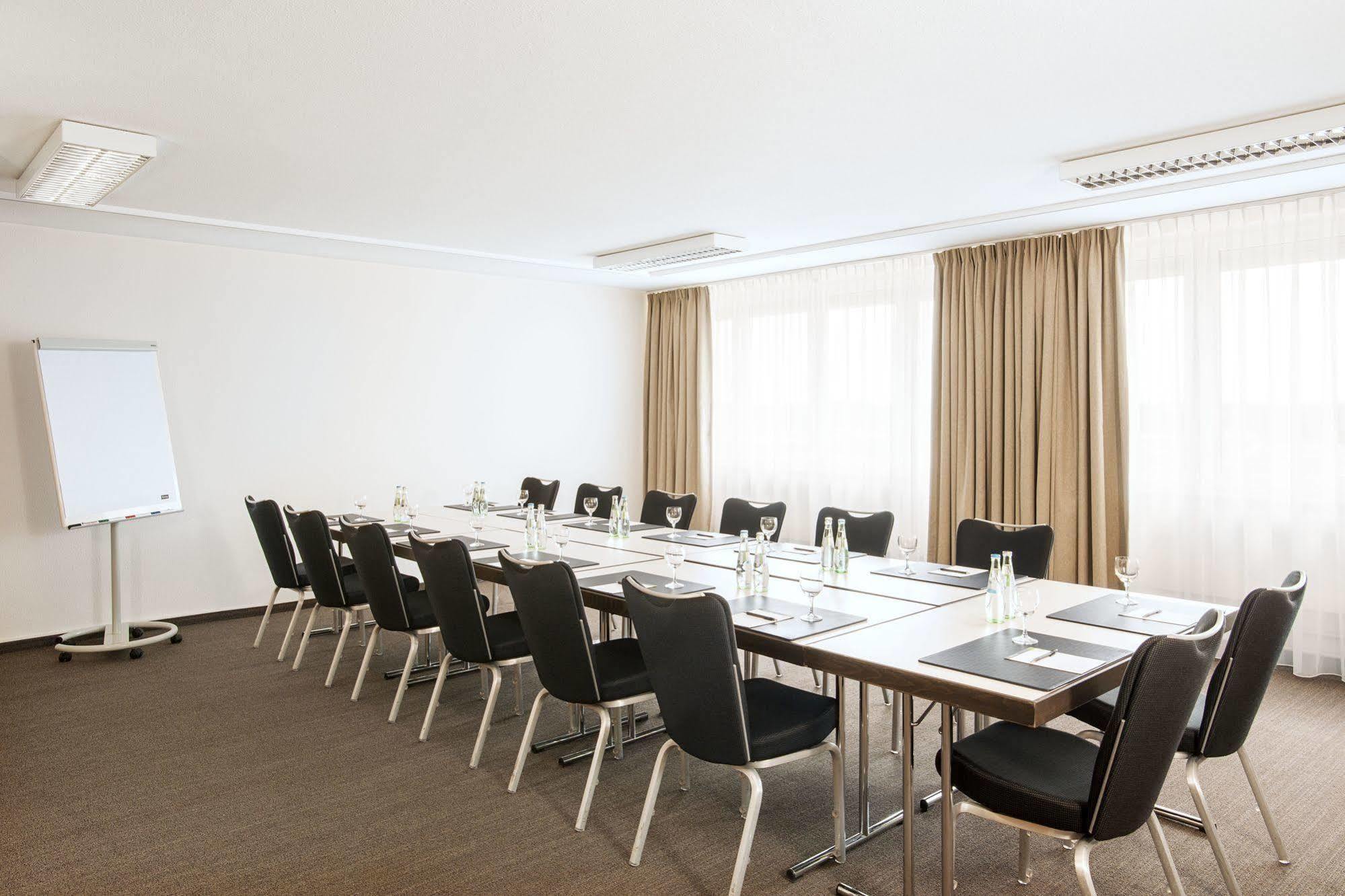 Nh Frankfurt Moerfelden Conference Center Hotel Екстериор снимка